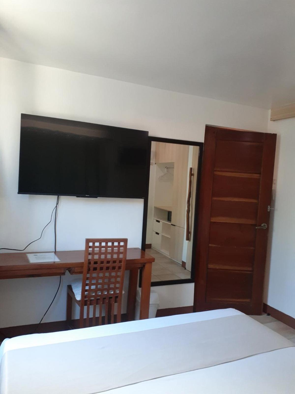 Bluewaves Beach House Balabag  Esterno foto