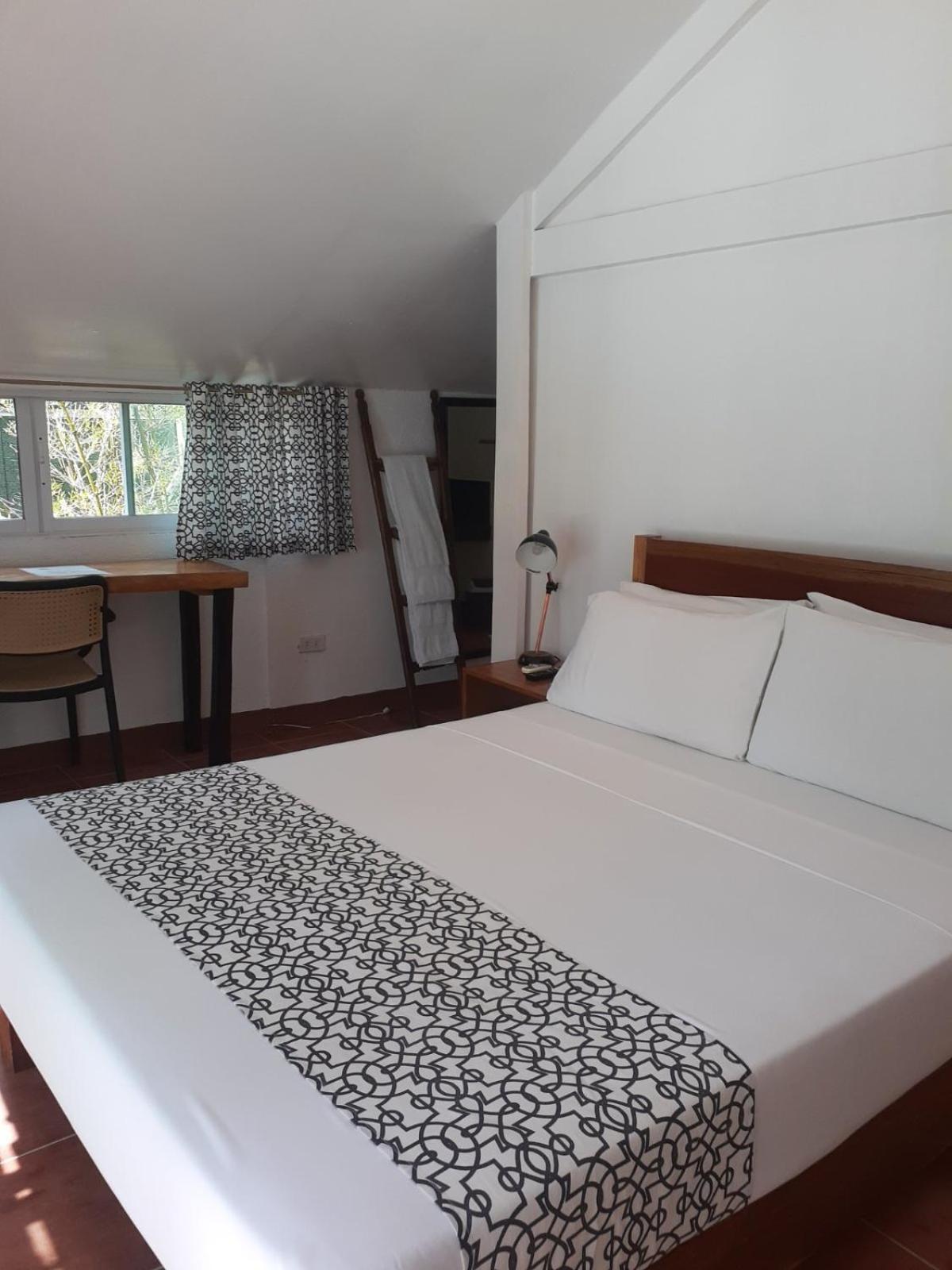 Bluewaves Beach House Balabag  Esterno foto