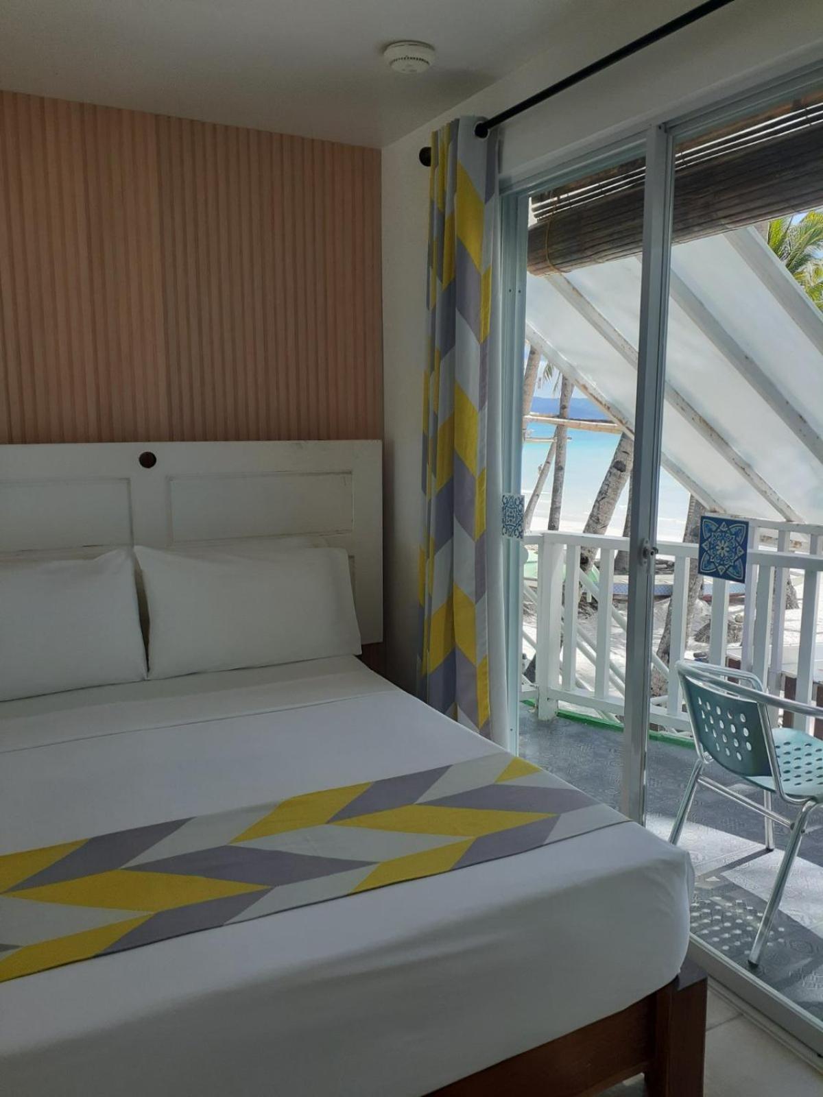 Bluewaves Beach House Balabag  Esterno foto