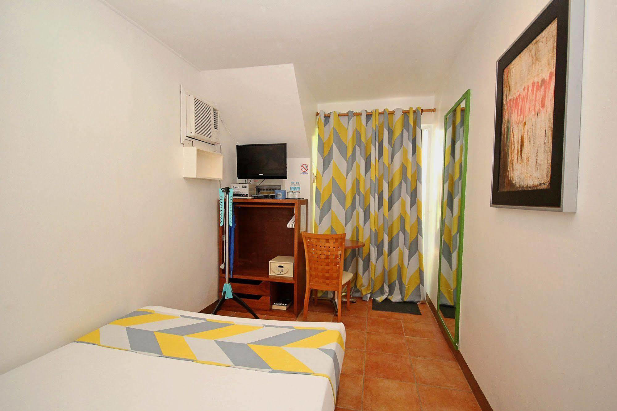 Bluewaves Beach House Balabag  Esterno foto