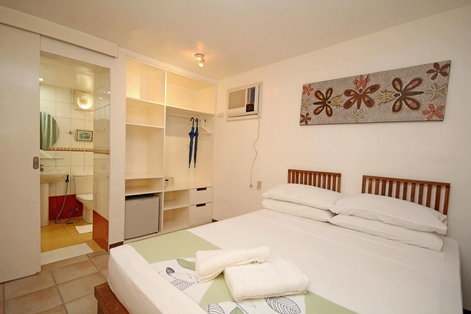 Bluewaves Beach House Balabag  Esterno foto