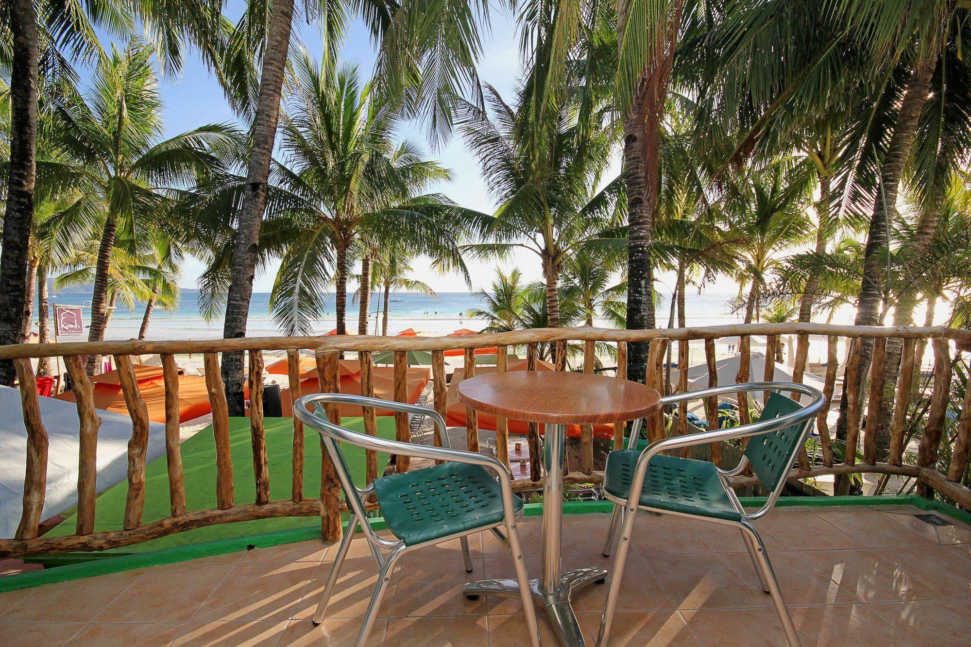 Bluewaves Beach House Balabag  Esterno foto